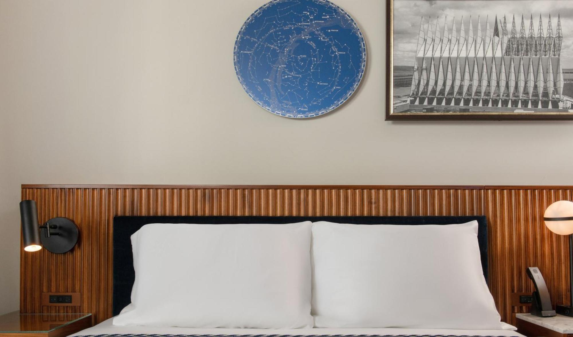Hotel Polaris Gleneagle Bagian luar foto