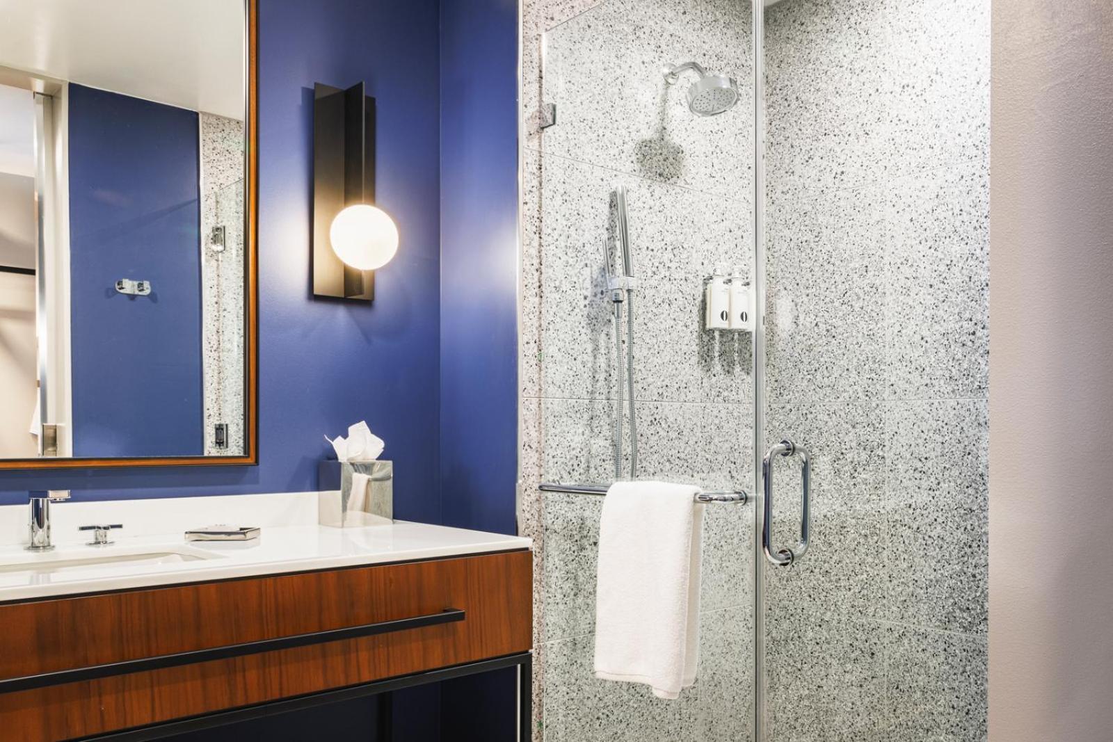 Hotel Polaris Gleneagle Bagian luar foto